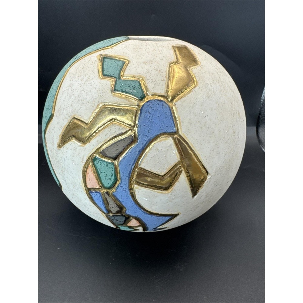 Native American Pueblo Style Textured Pottery Sphere Vase Kokopelli style